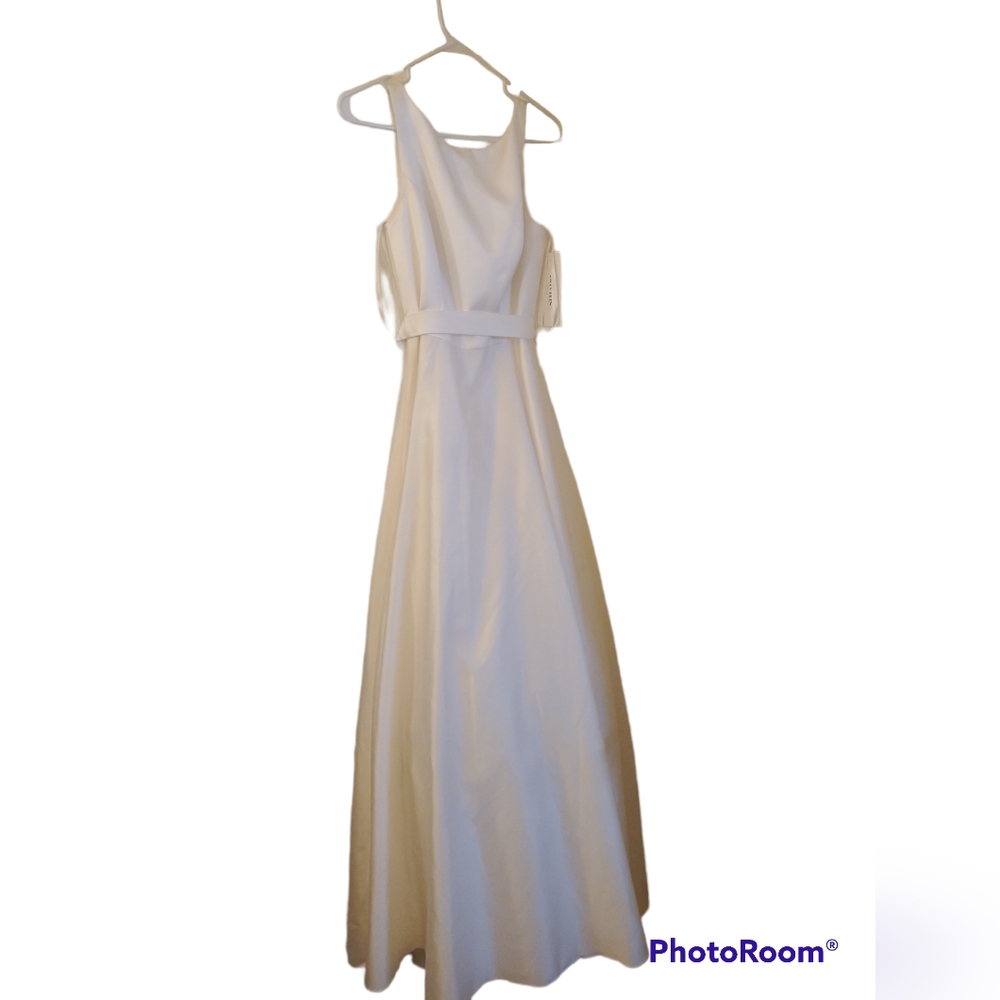 Wedding gown